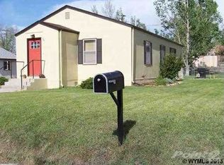 121 N 8th St, Douglas, WY 82633