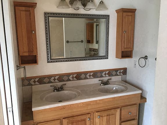 Master bath two sinks and lots of space
