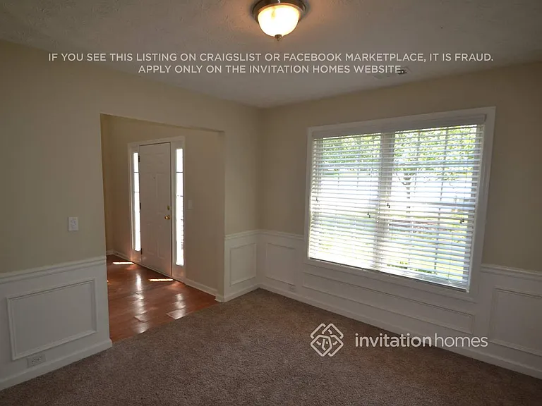 2546 Rainshower Dr — Photo 2