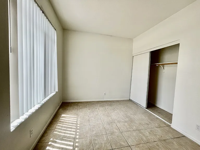 2201 Ramsgate Dr #915 — Photo 12