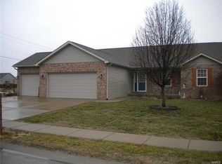 1187 Larkspur Dr, Mascoutah, IL
