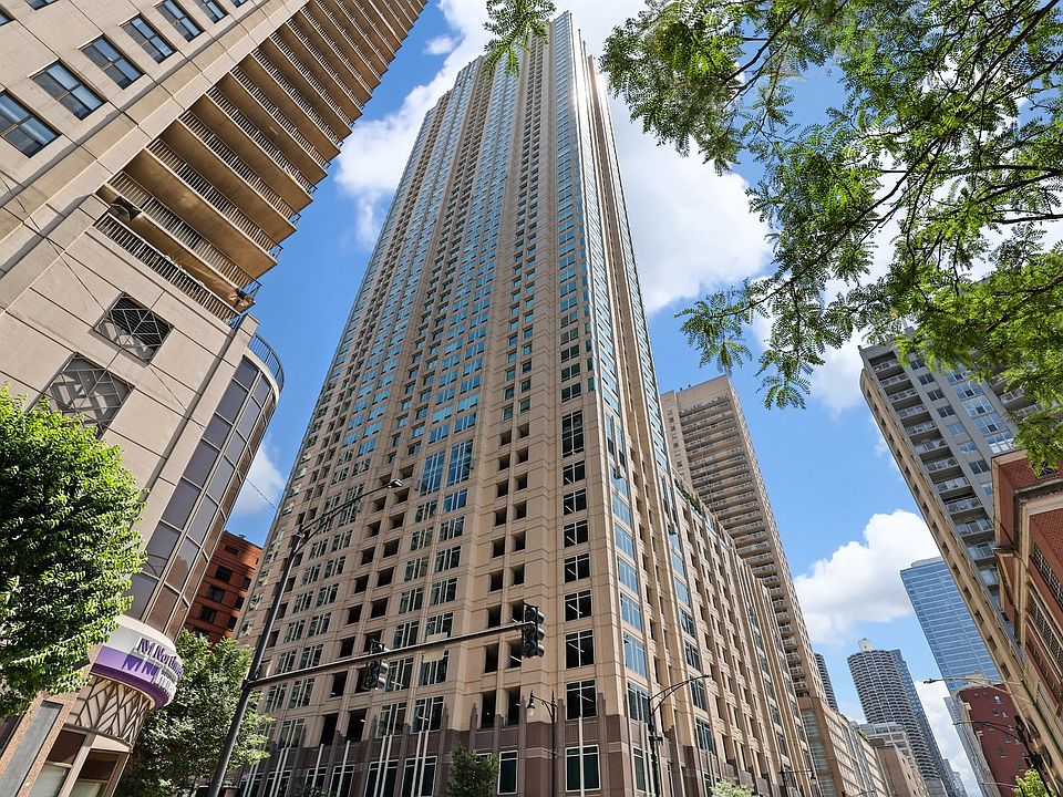1st image of 33 W Ontario St #35EN