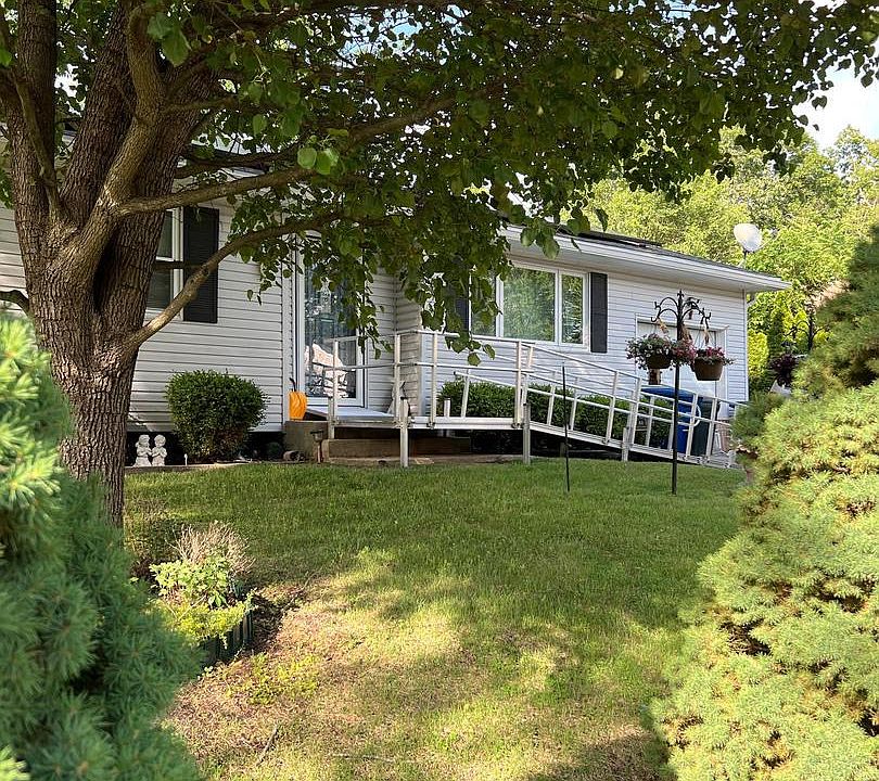 1st image of 61 Garfield Blvd