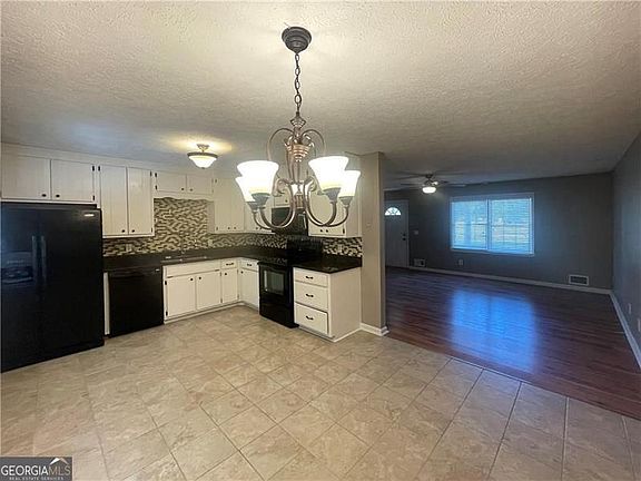 5th image of 1645 Peachtree Cir