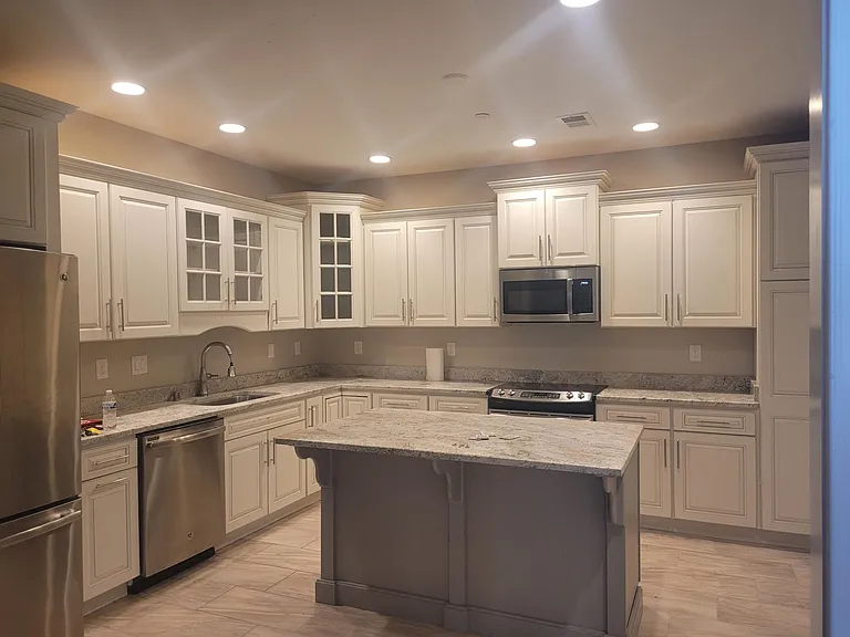 5222 Indian Woods Dr #201 — Photo 1