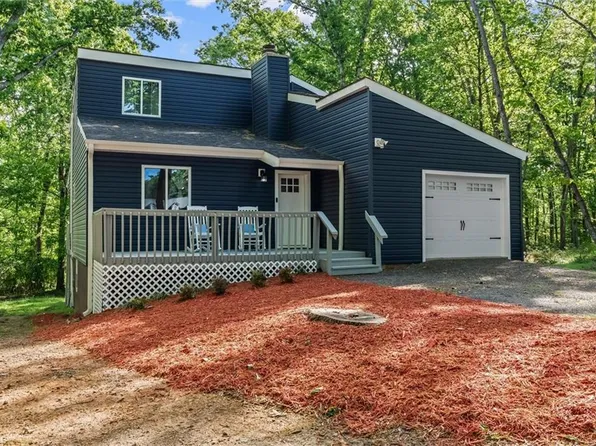 646 Country Club Dr, State Road, NC 28676