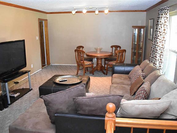3rd image of 7417 Fox Crest Dr