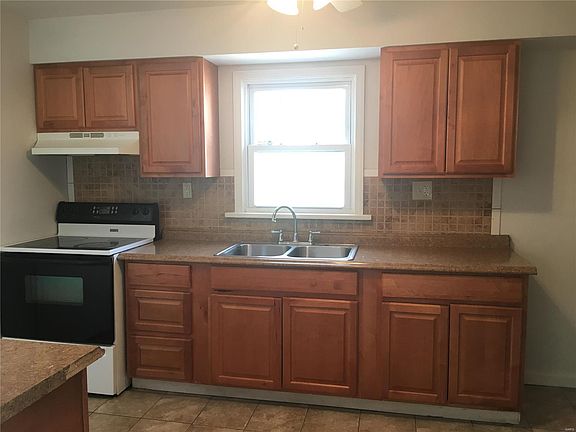 2nd image of 6849 Berkridge Ct