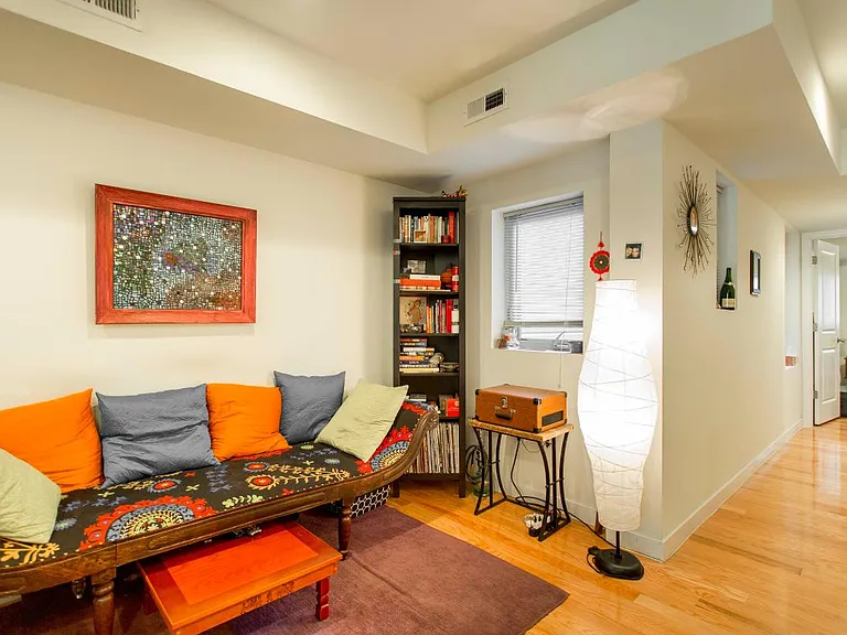 526 S 13th St #B — Photo 4