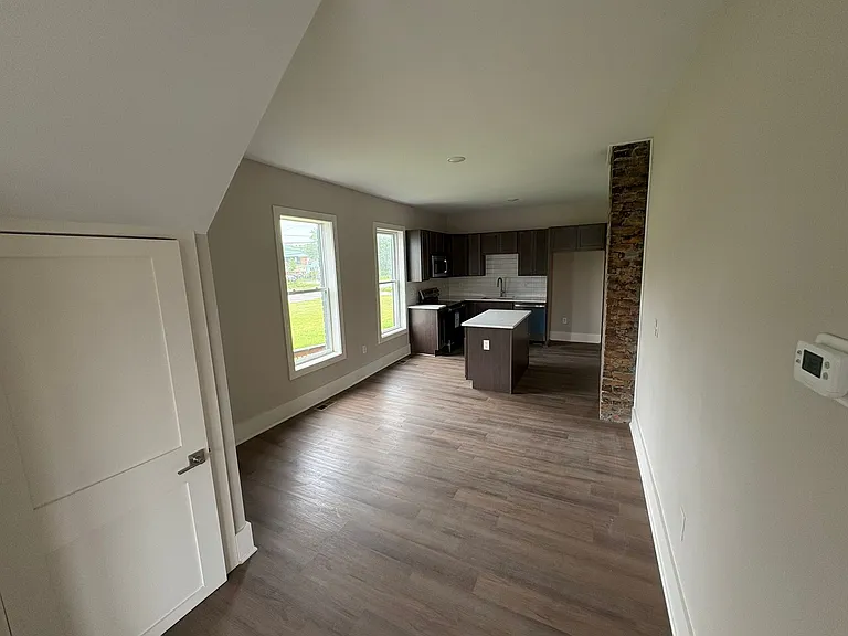 7436 Oakland St — Photo 5