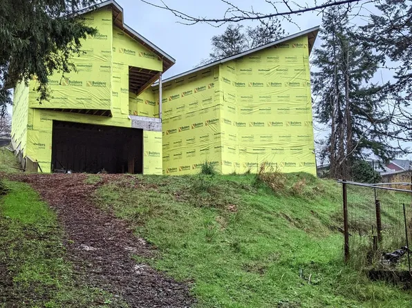 2495 Chester St, North Bend, OR 97459