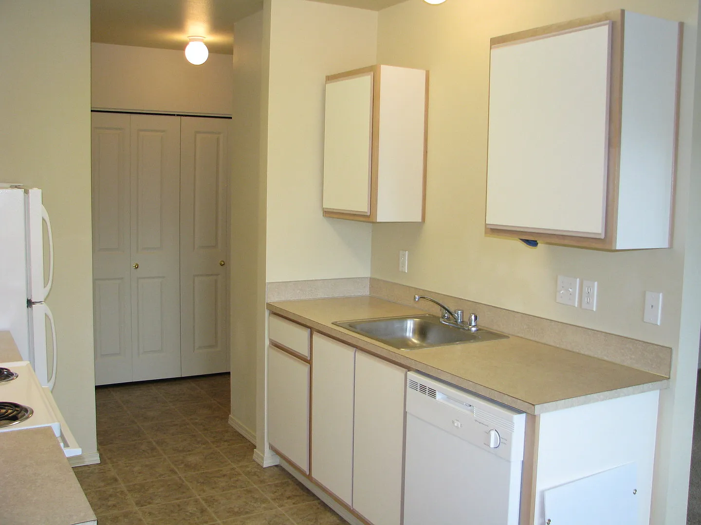 Two Bedroom Apartment in Keizer with W/D Hook-Up — Photo 3
