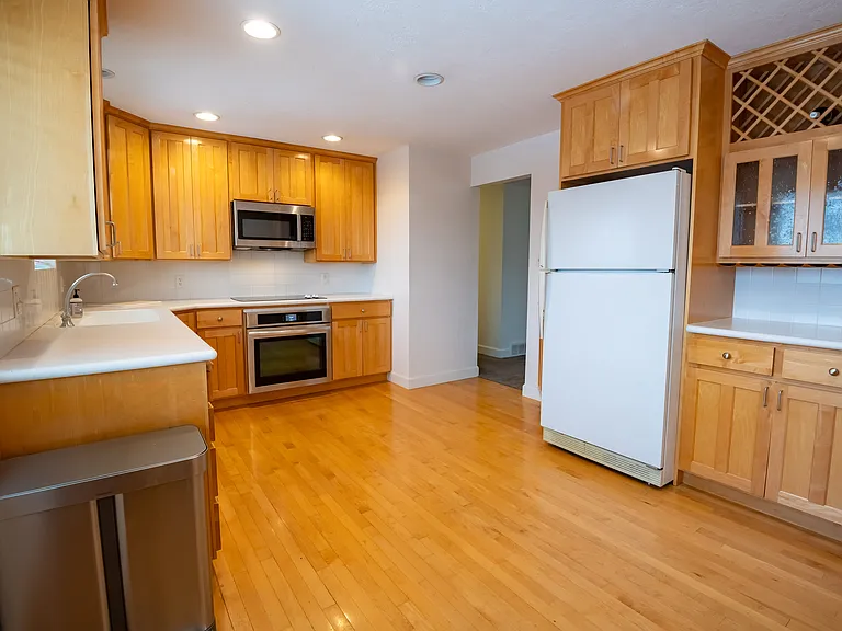 1692 S 550 W — Photo 2