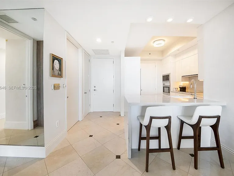 100 S Pointe Dr #702 — Photo 14