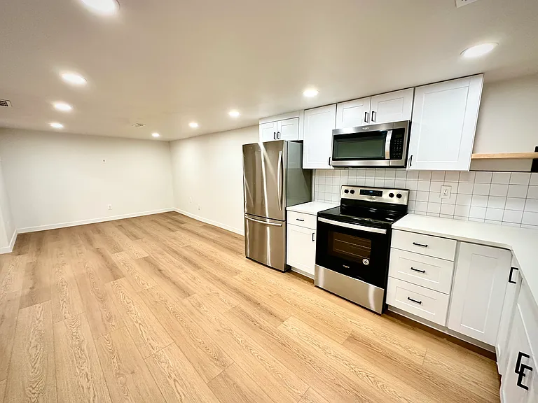 S Longview Dr — Photo 3