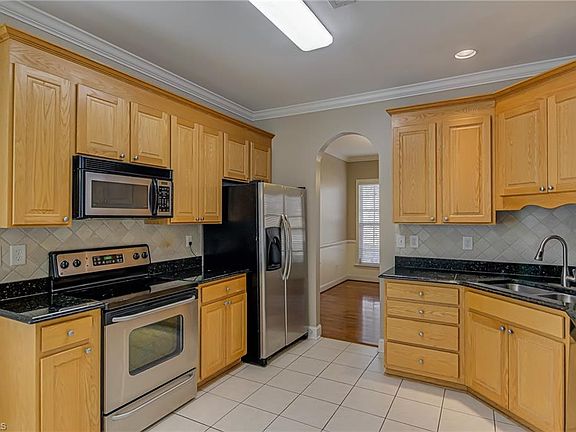 3rd image of 6741 Elm Hill Dr