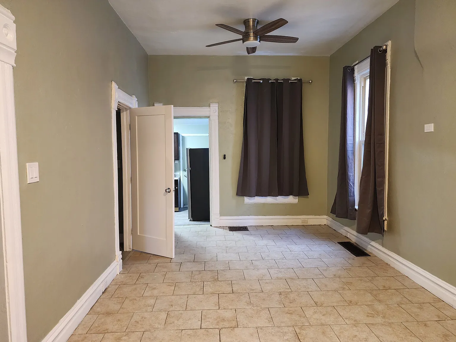 2 bed, 950 sqft, $1,995 — Photo 3