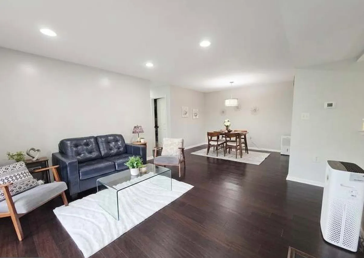 2 bed, 1105 sqft, $2,199 — Photo 3