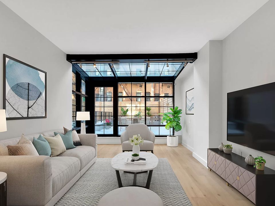1st image of 324 E 93rd St #1