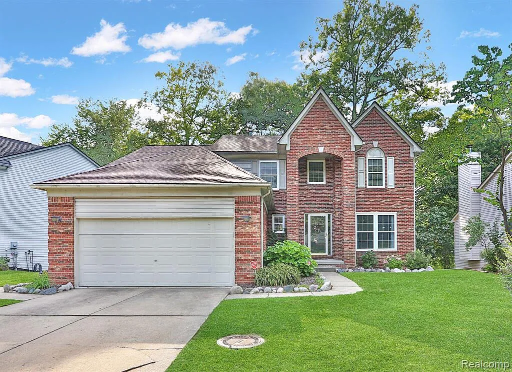 Building Photo - 3288 Hickory Dr