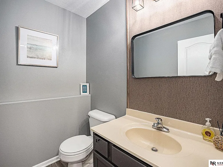 18552 Polk St — Photo 11