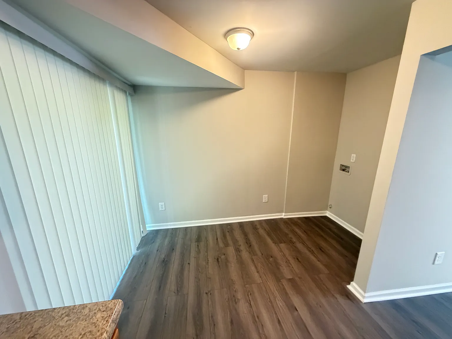 2 bed, 1.5 bath, 900 sqft, $1,100 — Photo 3