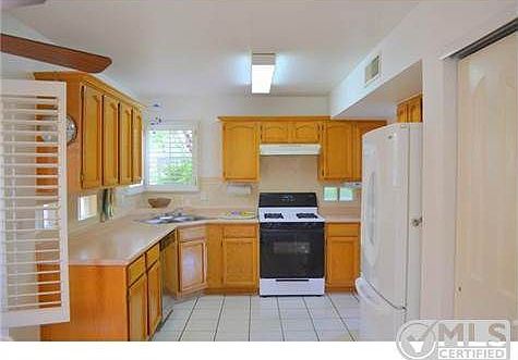 5th image of 5830 W Valley Cir