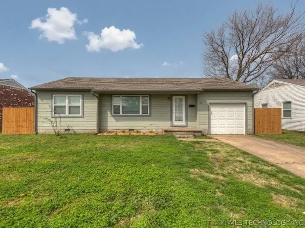 318 N Atlanta St, Owasso, OK 74055