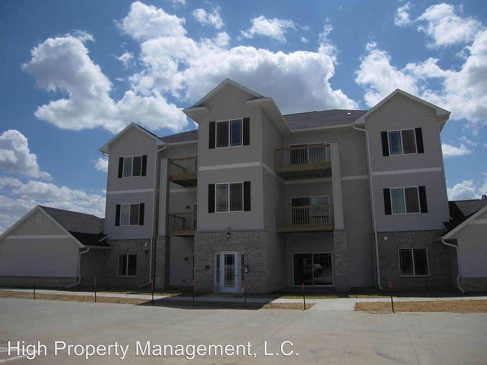 1st image of 208-214 Village Dr