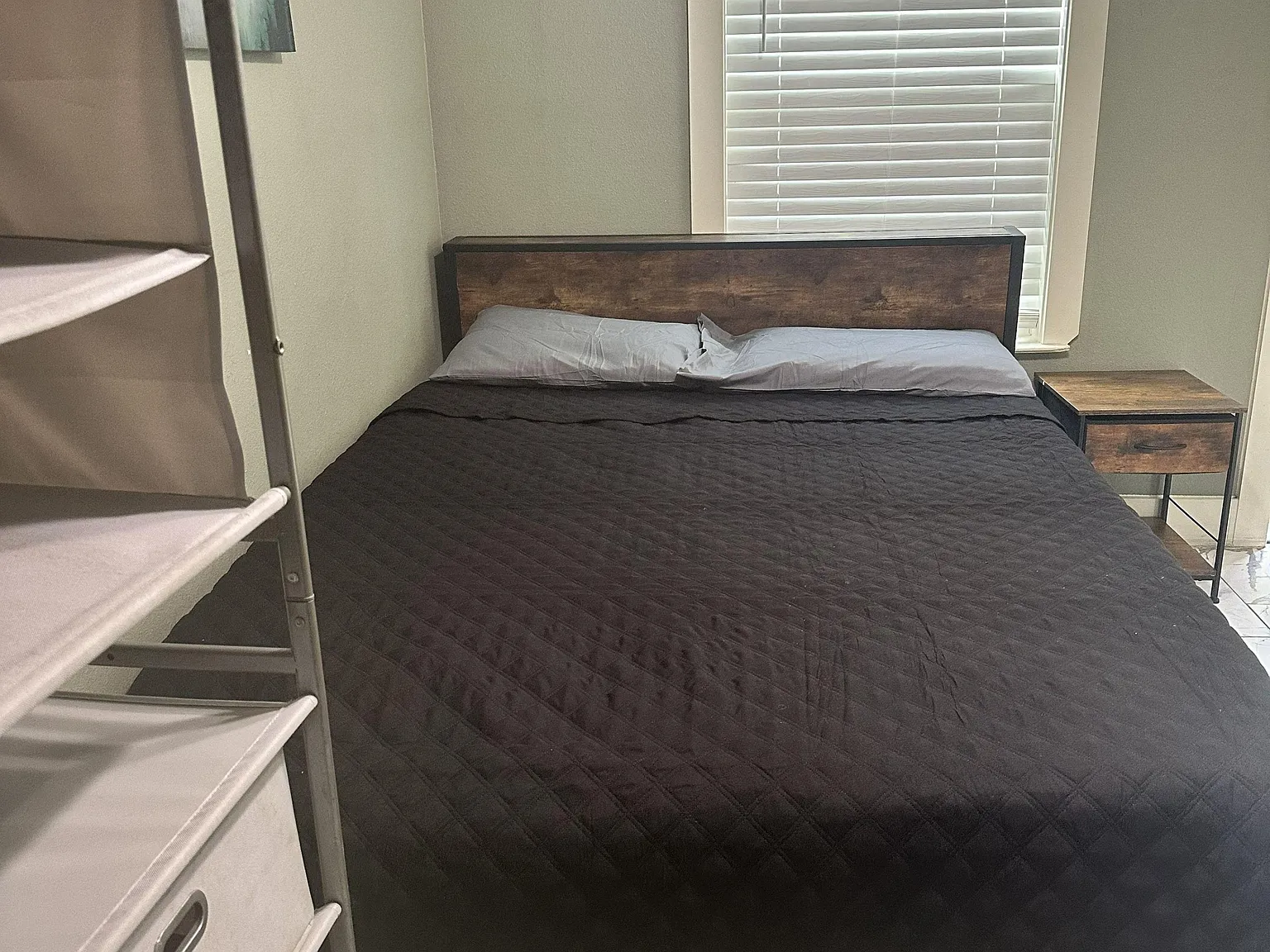 4 bed, 2.0 bath, 1900 sqft, $1,083 — Photo 1