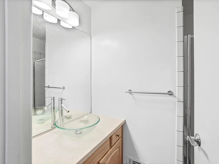 720 Toulouse Ct — Photo 14