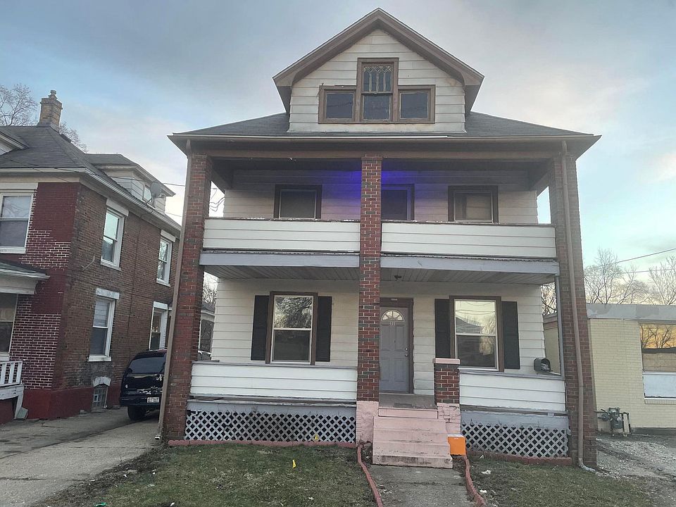 1st image of 611 15th Ave