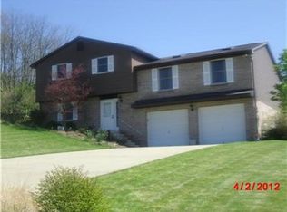 162 Security Dr, Washington, PA 15301