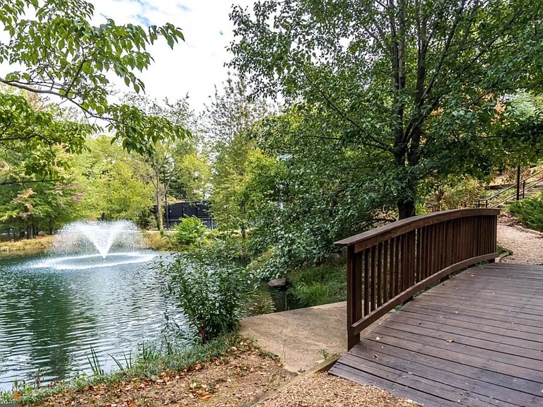 8360 Greensboro Dr #802 — Photo 23