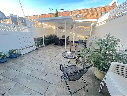 Rented by REALTY QUEST NEW YORK INC | media 23