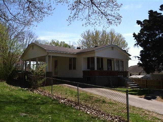 2nd image of 111 Eaton St