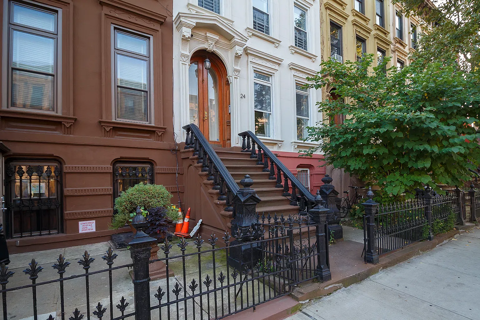 24 Herkimer St — Photo 2