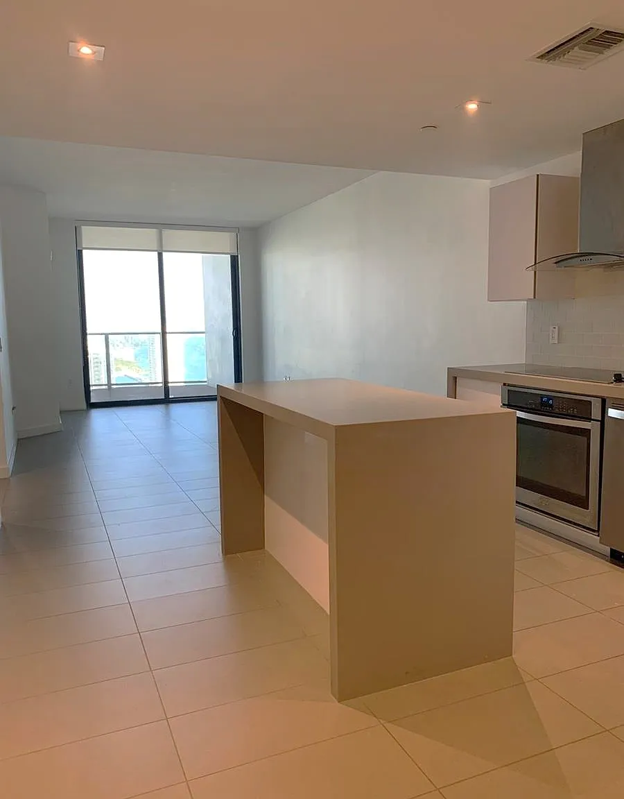 1 bed, 1.5 bath, 910 sqft, $3,200 — Photo 4