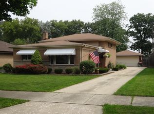 435 W Commonwealth Ln, Elmhurst, IL 60126