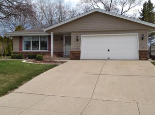 4740 S 47th St, Greenfield, WI 53220