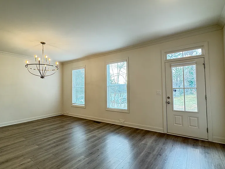 227 Nash St — Photo 3