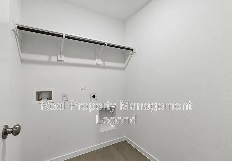 216 Asterwood Ln — Photo 11