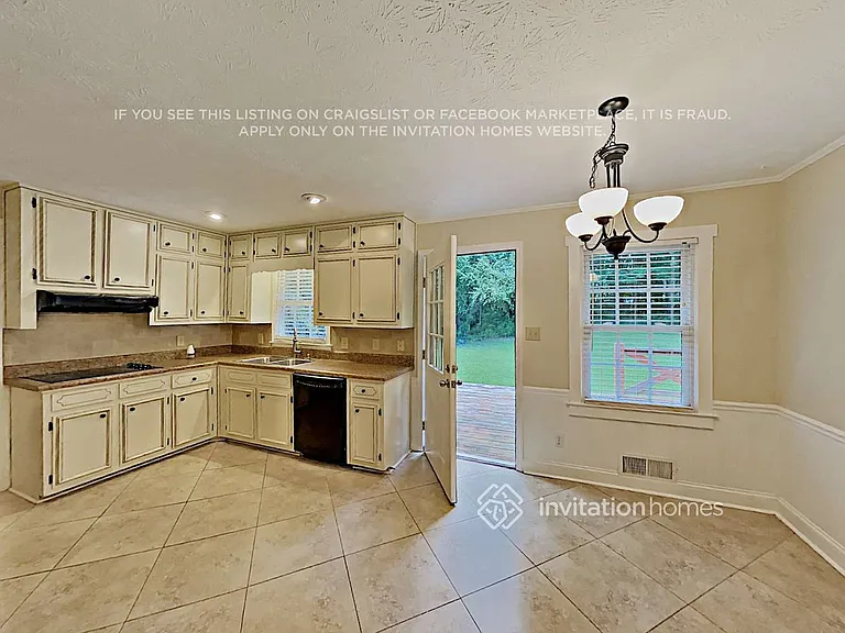 4010 Derby Dr — Photo 9