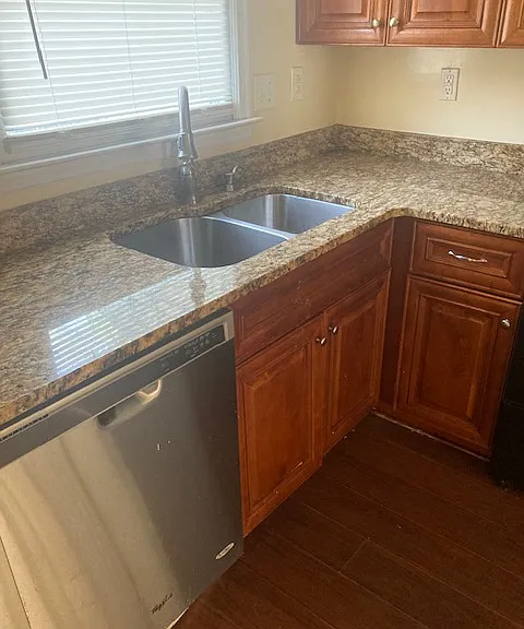 16 Carmine Pl — Photo 5