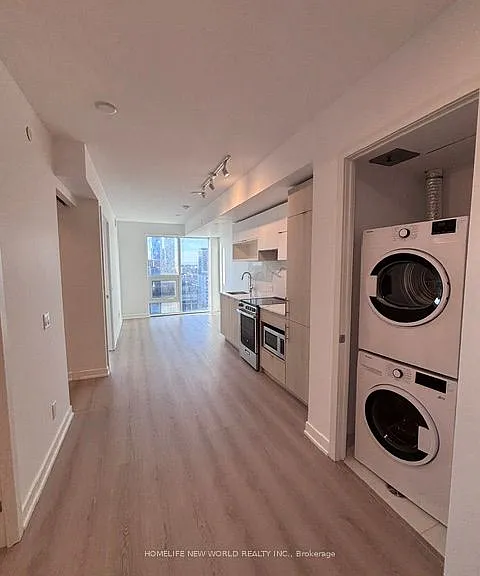 100 Queen St E #1707 — Photo 3