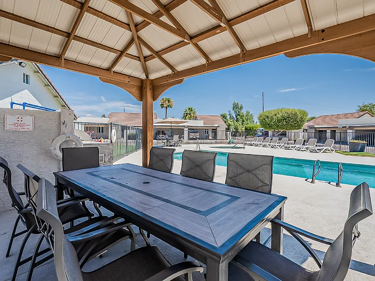 2425 W Avalon Dr — Photo 12
