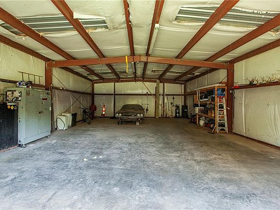4th image of 3748 Johnston Ln