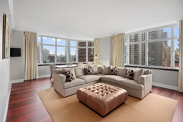 Rented by Corcoran | media 25