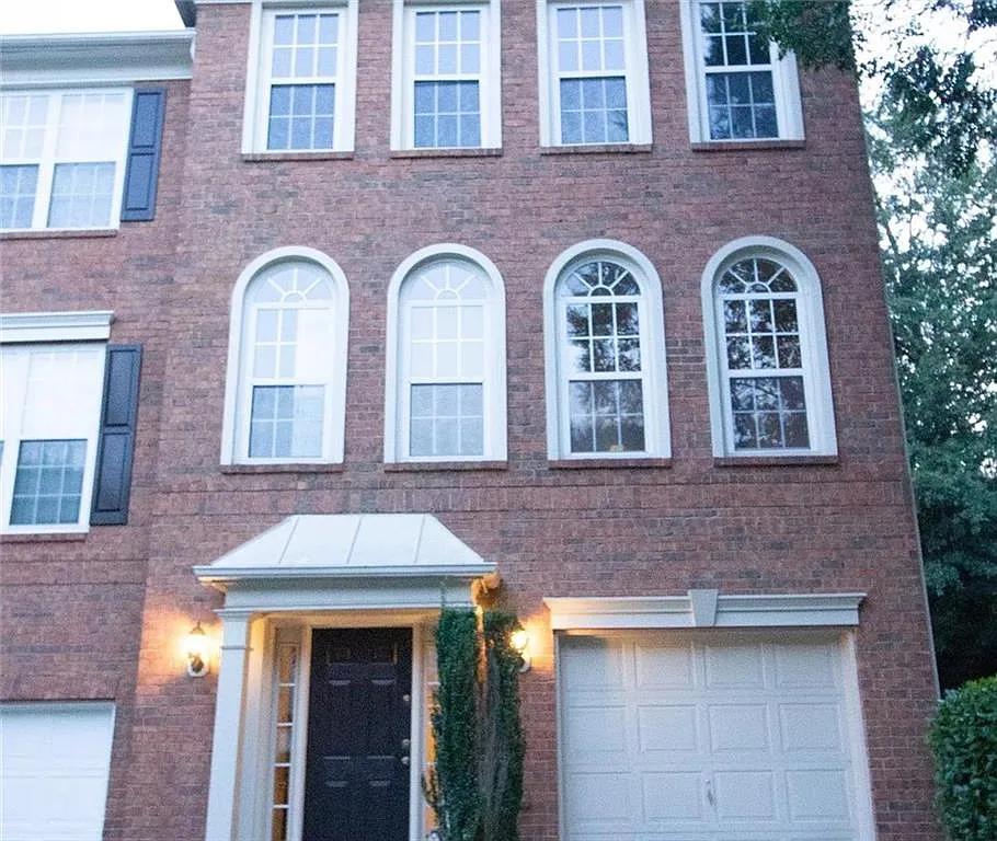 2 bed, 4.0 bath, 1963 sqft, $2,500 — Photo 1