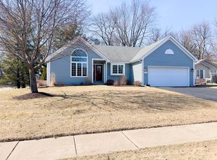 1601 Poplar Ln, Woodstock, IL 60098